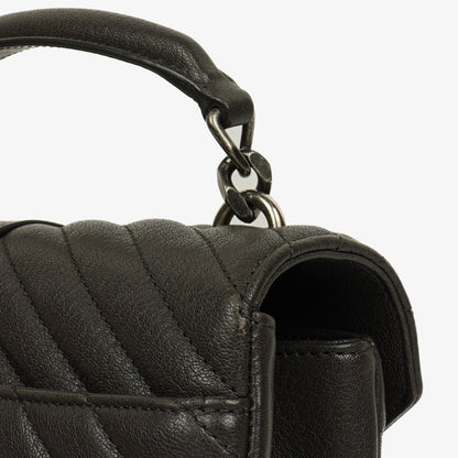 Saint Laurent College Umhängetasche Medium aus Chevron-Steppleder