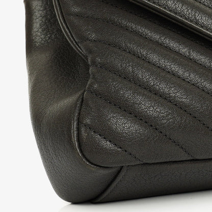 Saint Laurent College Umhängetasche Medium aus Chevron-Steppleder