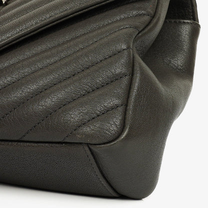 Saint Laurent College Umhängetasche Medium aus Chevron-Steppleder