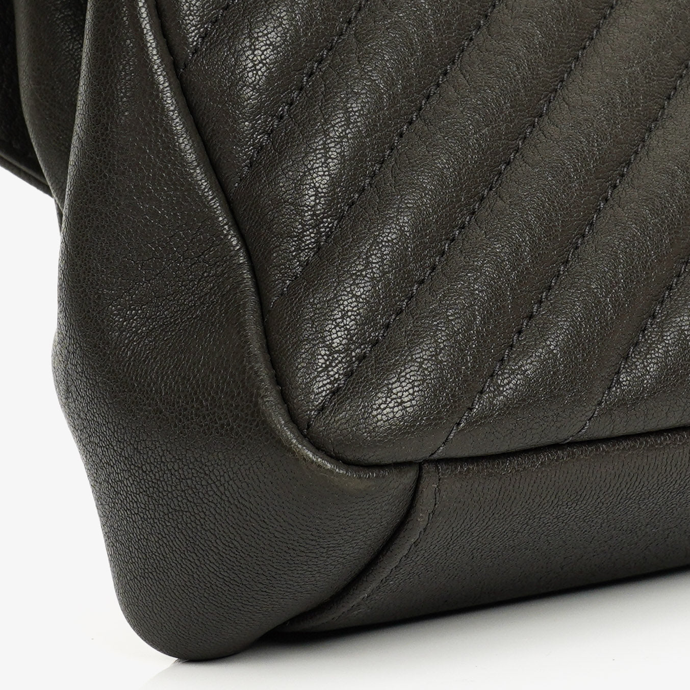Saint Laurent College Umhängetasche Medium aus Chevron-Steppleder