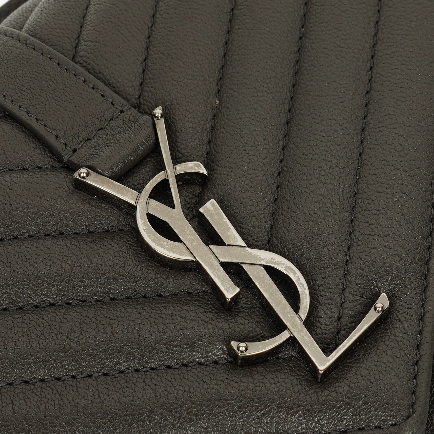 Saint Laurent College Umhängetasche Medium aus Chevron-Steppleder