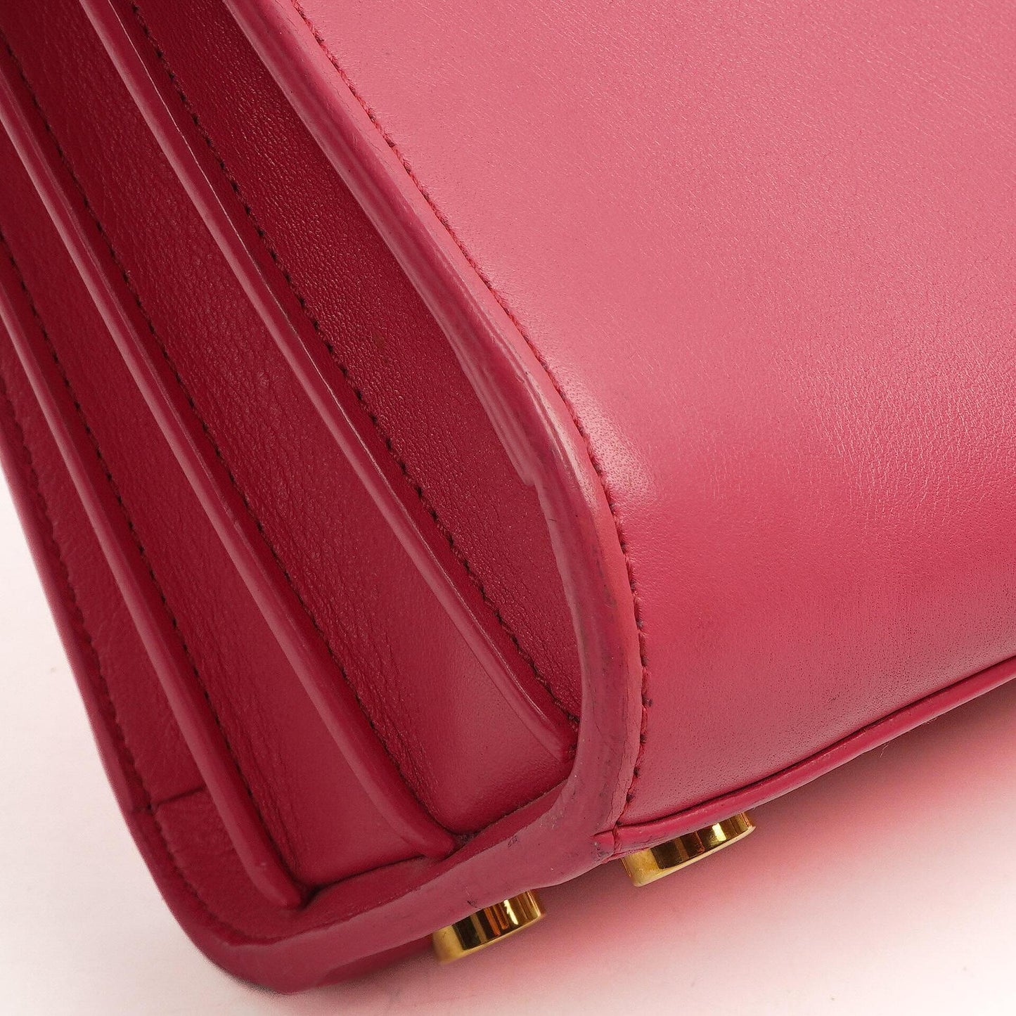 Saint Laurent Nano Sac De Jour Handtasche aus rosa Kalbsleder