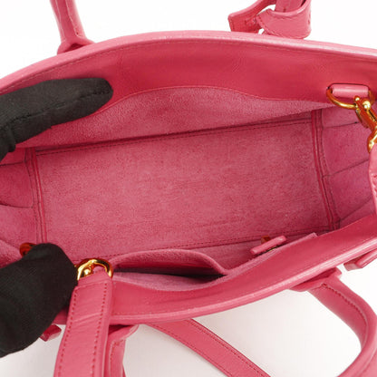 Saint Laurent Nano Sac De Jour Handtasche aus rosa Kalbsleder