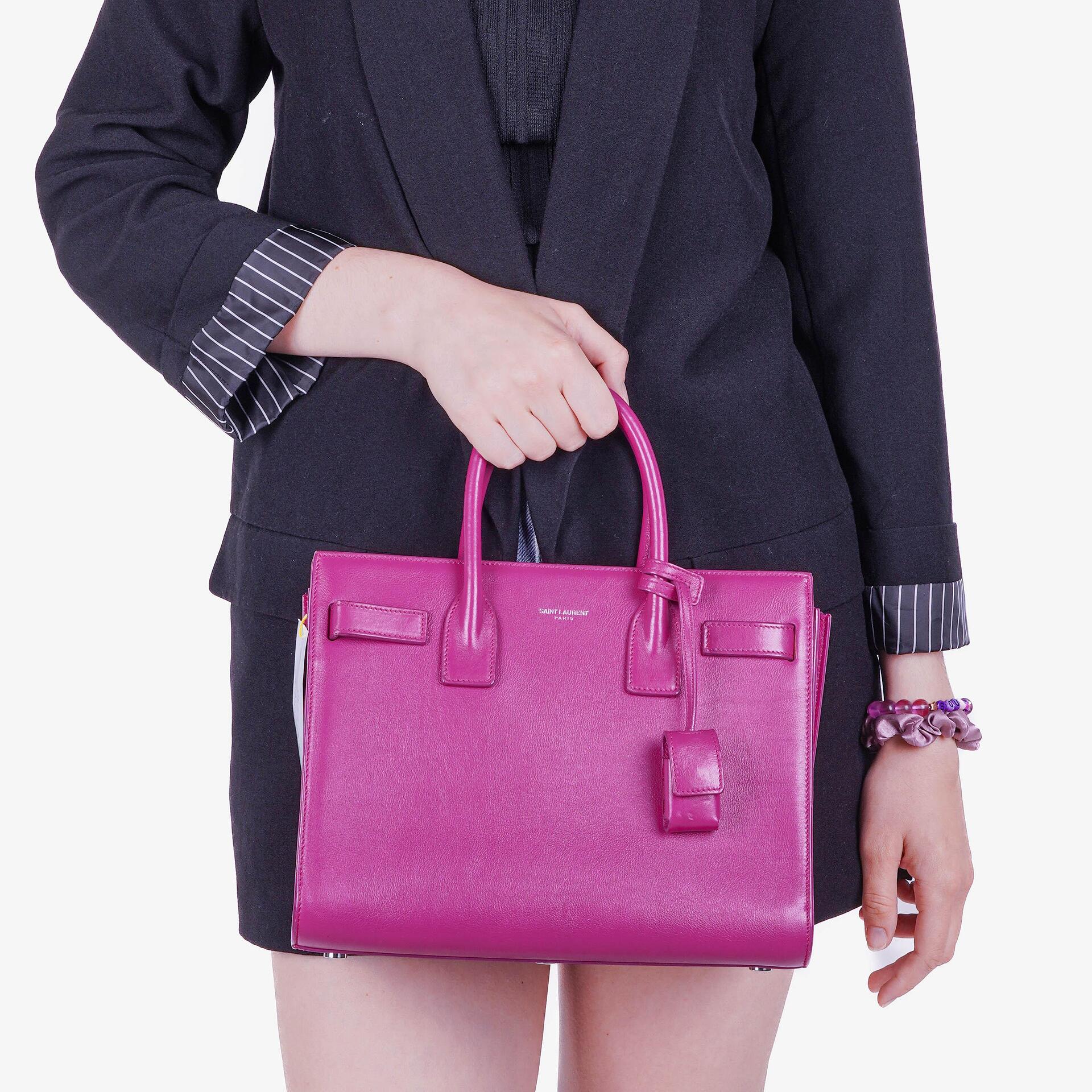 Saint Laurent Sac De Jour Baby aus Kalbsleder