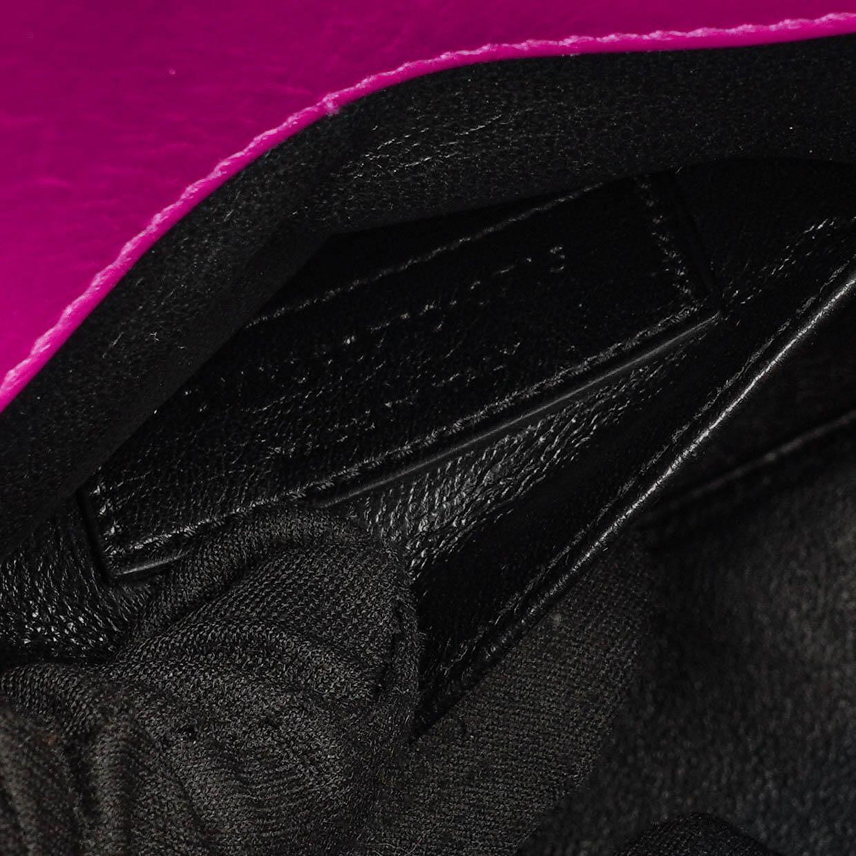 Saint Laurent Sac De Jour Baby aus Kalbsleder
