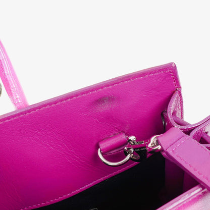 Saint Laurent Sac De Jour Baby aus Kalbsleder