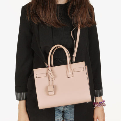 Saint Laurent Sac De Jour Baby aus Powder Pink Kalbsleder