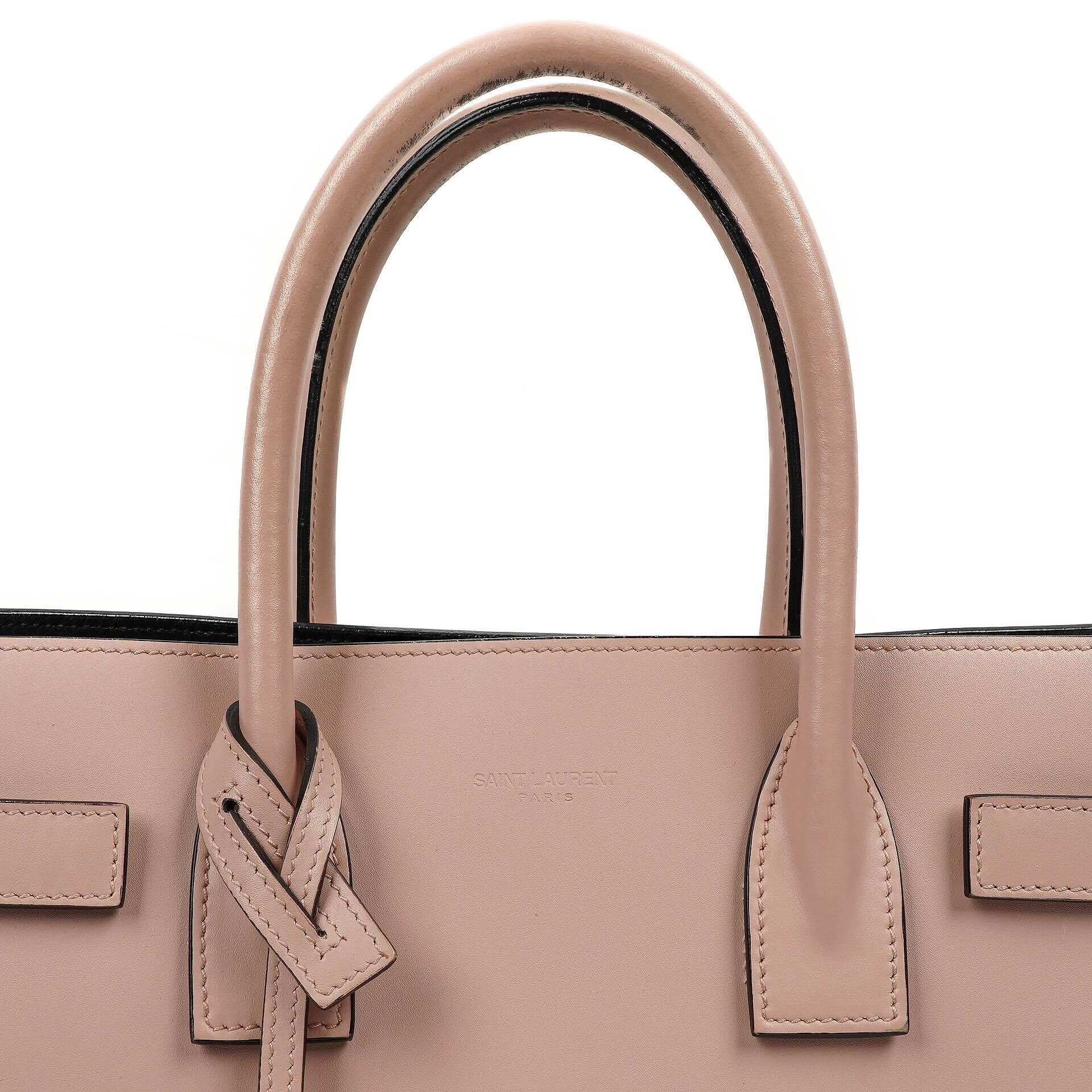 Saint Laurent Sac De Jour Baby aus Powder Pink Kalbsleder