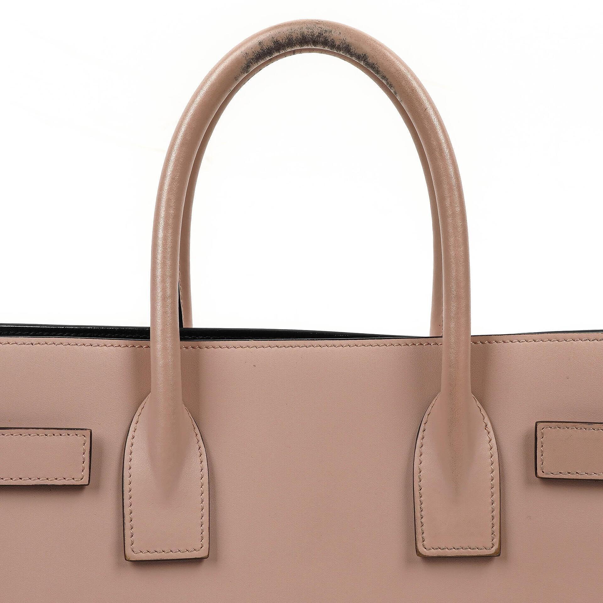 Saint Laurent Sac De Jour Baby aus Powder Pink Kalbsleder