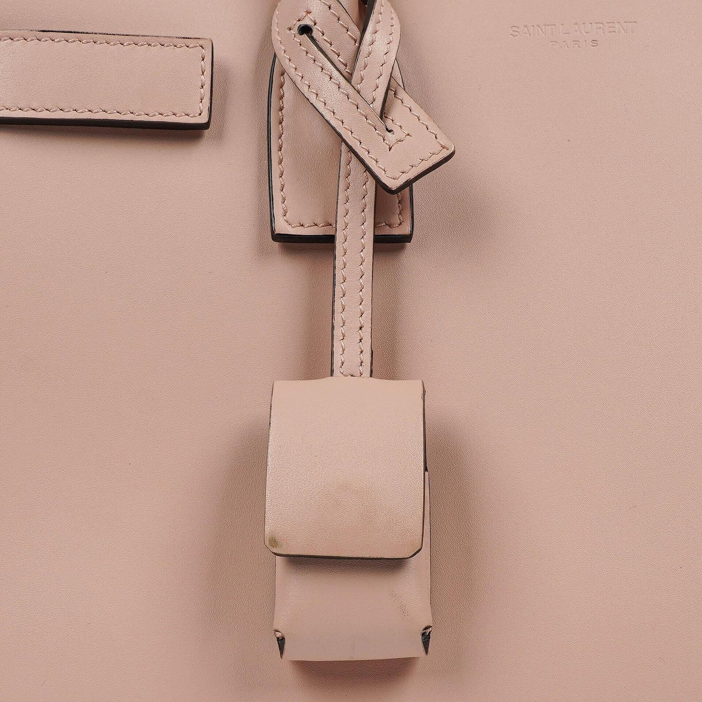 Saint Laurent Sac De Jour Baby aus Powder Pink Kalbsleder