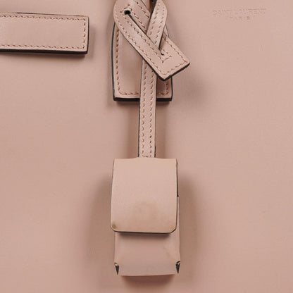 Saint Laurent Sac De Jour Baby aus Powder Pink Kalbsleder