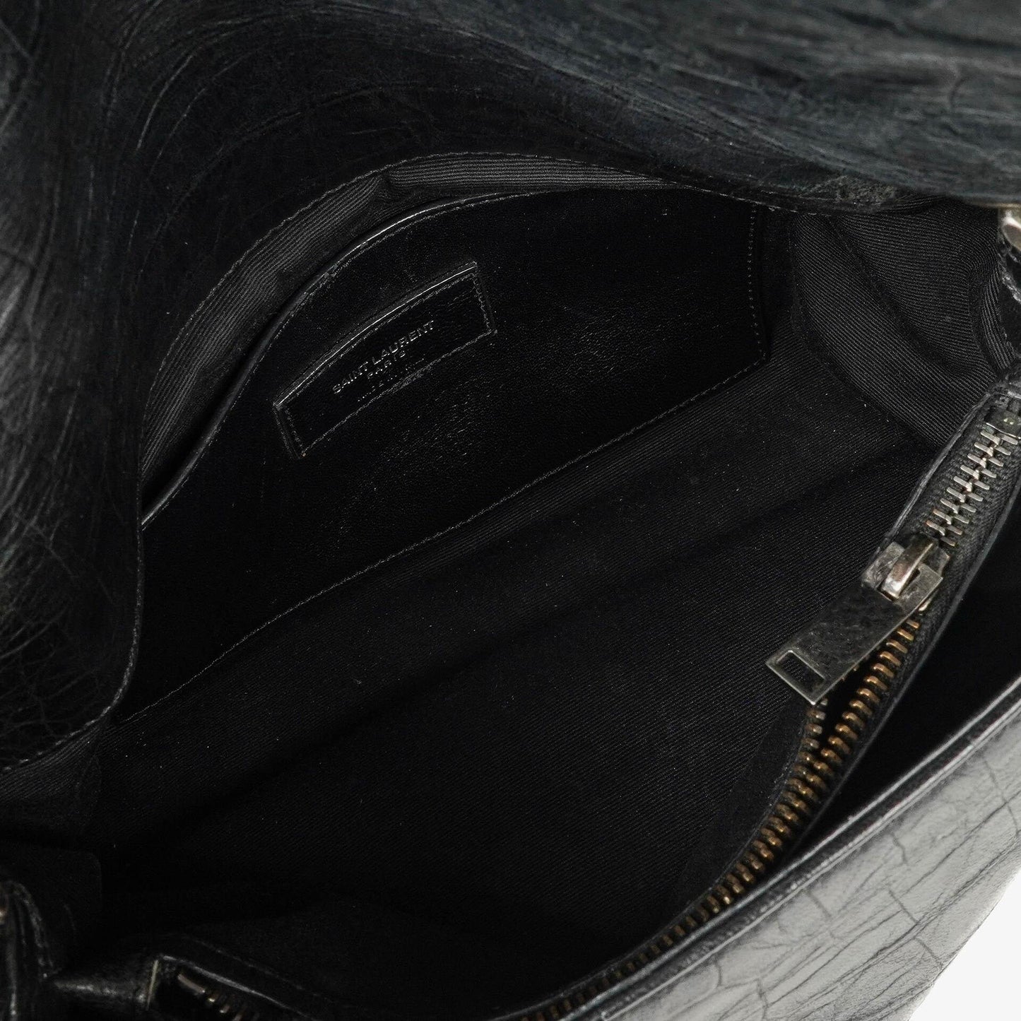 Saint Laurent West Hollywood Schultertasche in Grau aus krokodilgeprägtem Leder