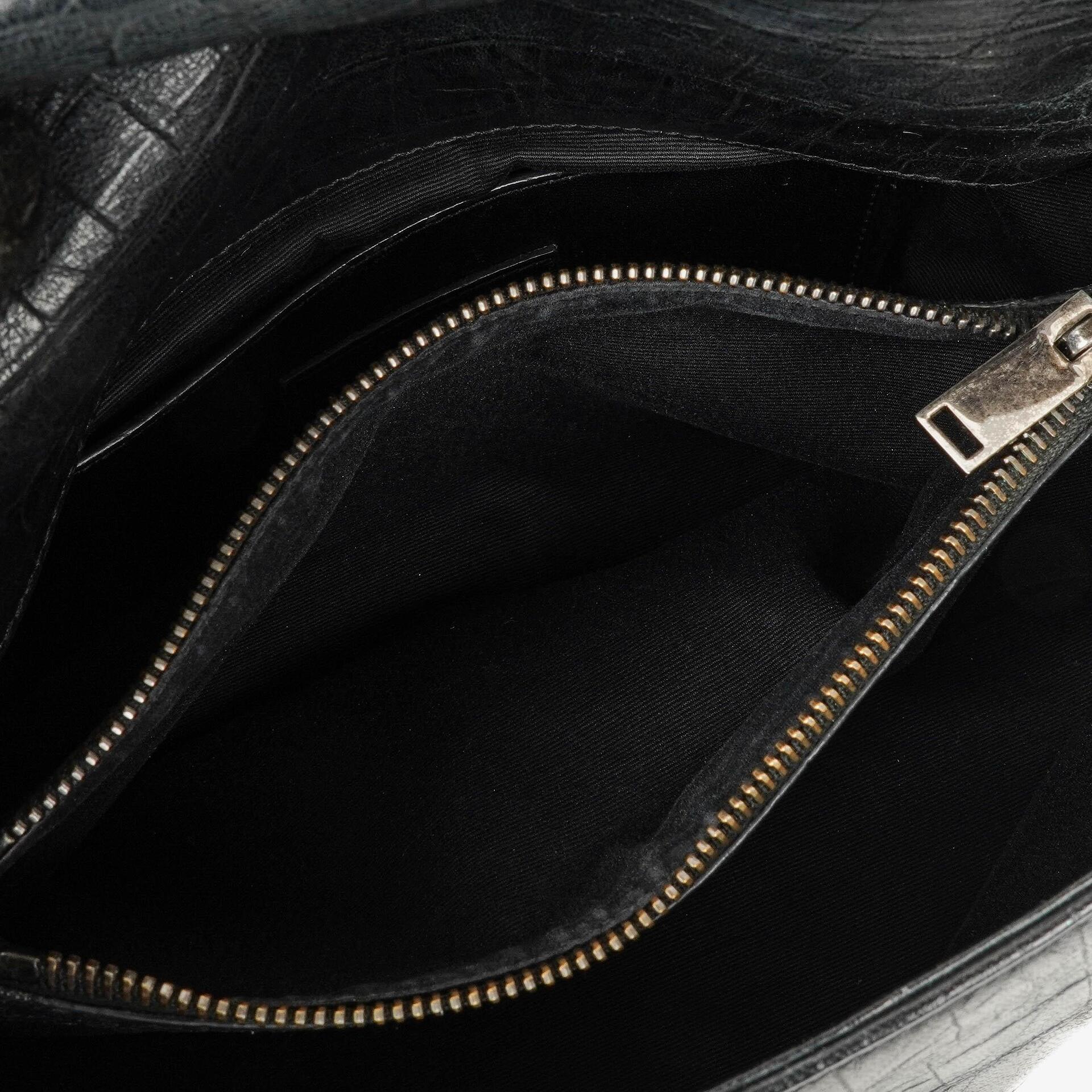 Saint Laurent West Hollywood Schultertasche in Grau aus krokodilgeprägtem Leder