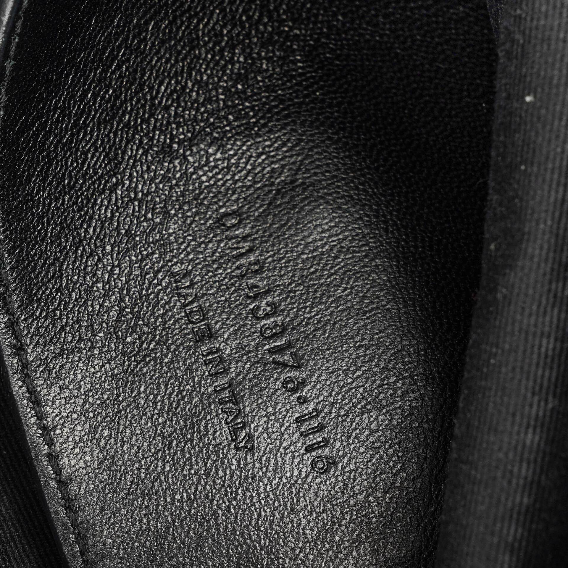 Saint Laurent West Hollywood Schultertasche in Grau aus krokodilgeprägtem Leder
