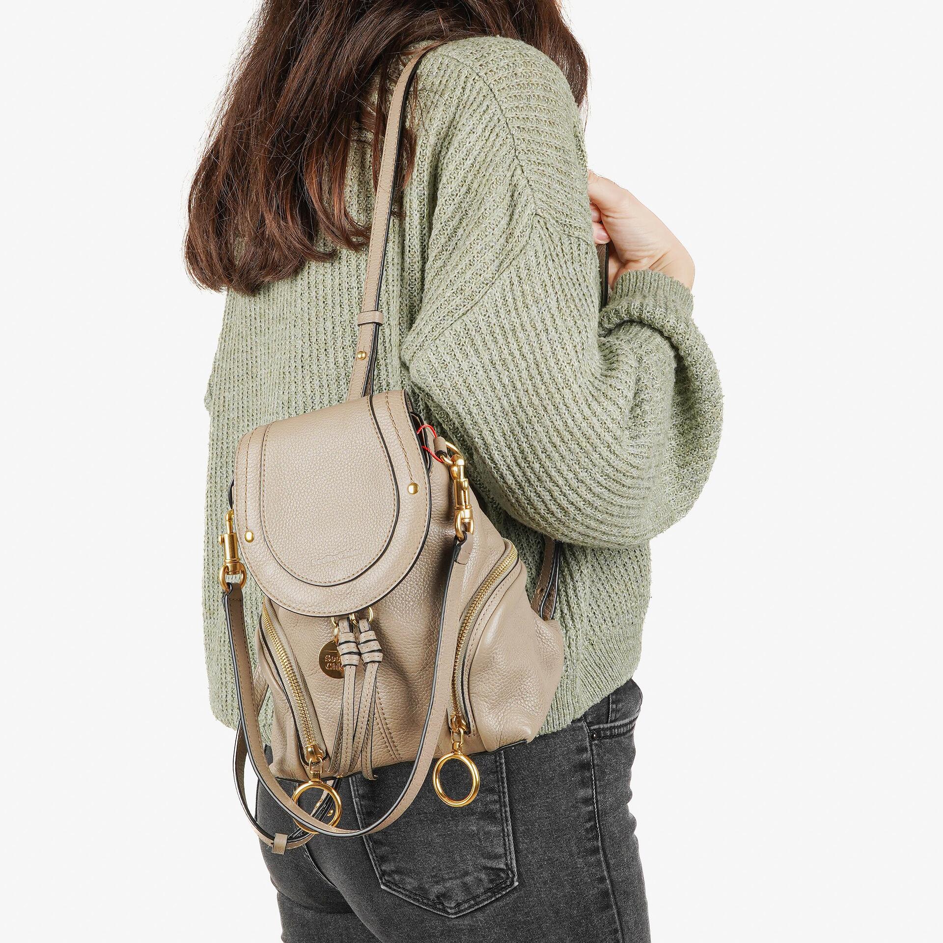 See by Chloé Olga Genarbter Leder Rucksack