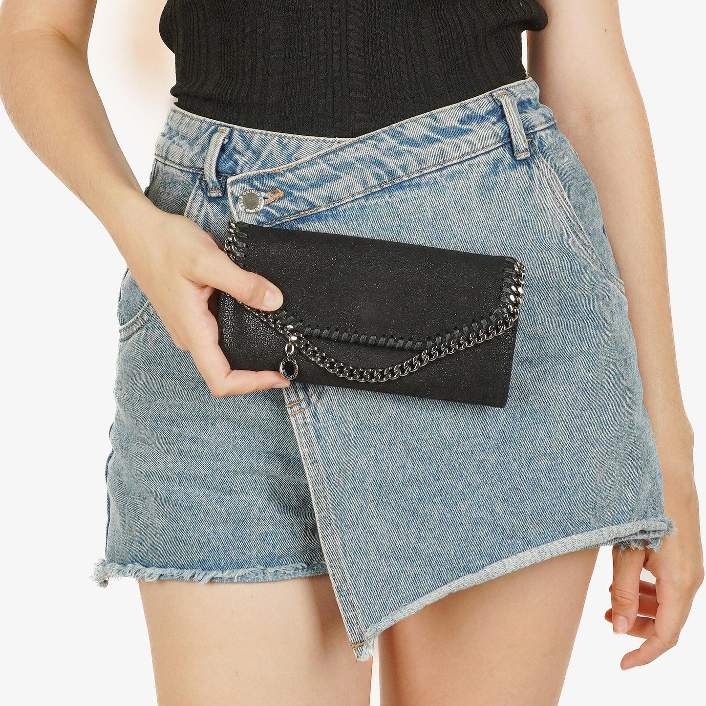 Stella McCartney Falabella Pochette Tasche aus schwarzem Shaggy Dear Kunstleder
