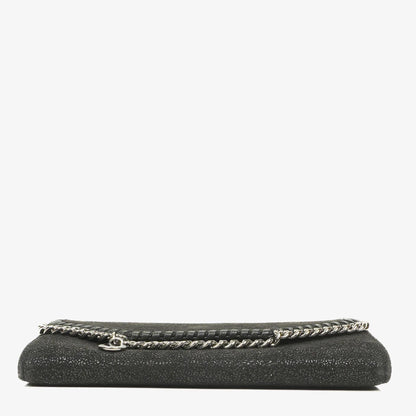 Stella McCartney Falabella Pochette Tasche aus schwarzem Shaggy Dear Kunstleder