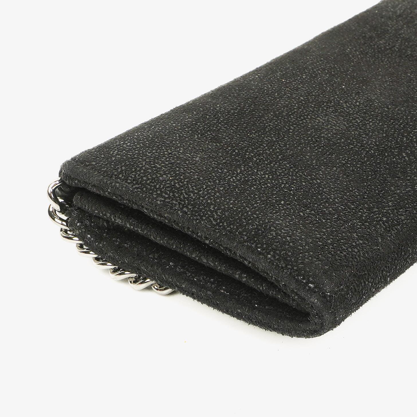 Stella McCartney Falabella Pochette Tasche aus schwarzem Shaggy Dear Kunstleder