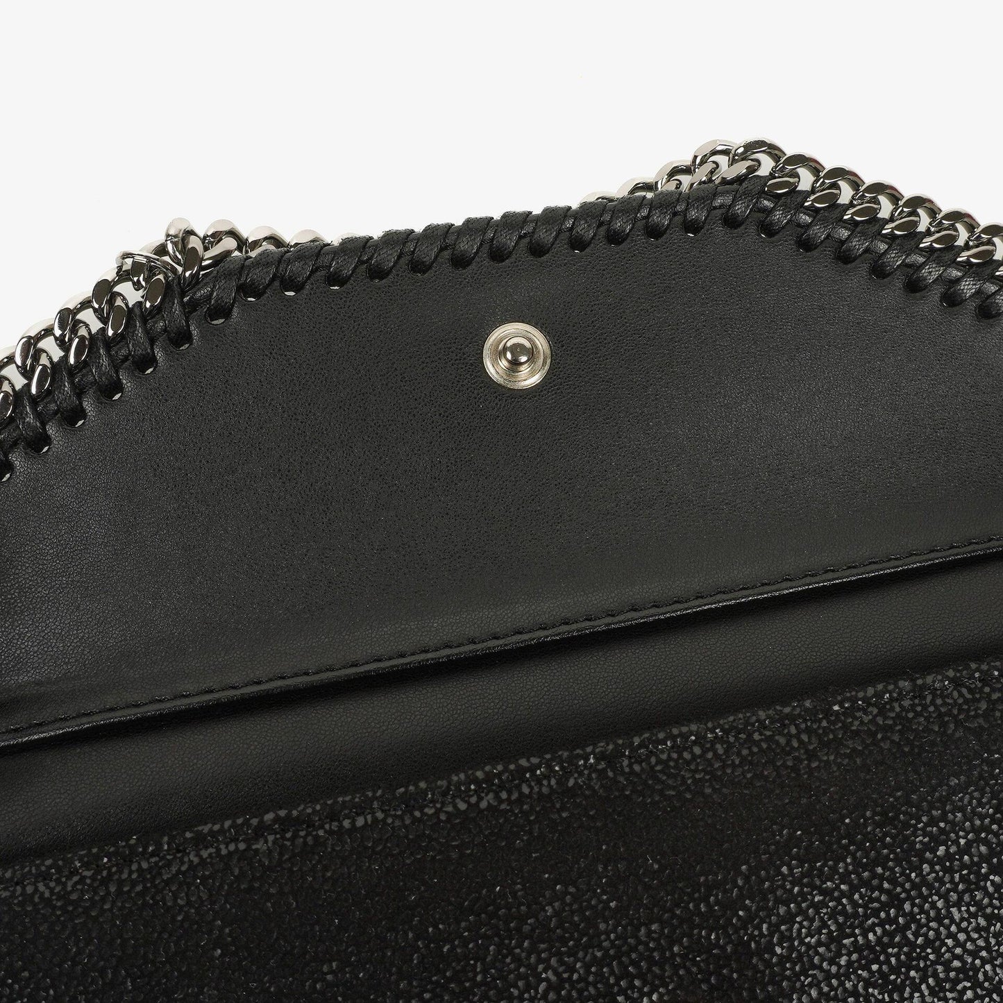 Stella McCartney Falabella Pochette Tasche aus schwarzem Shaggy Dear Kunstleder