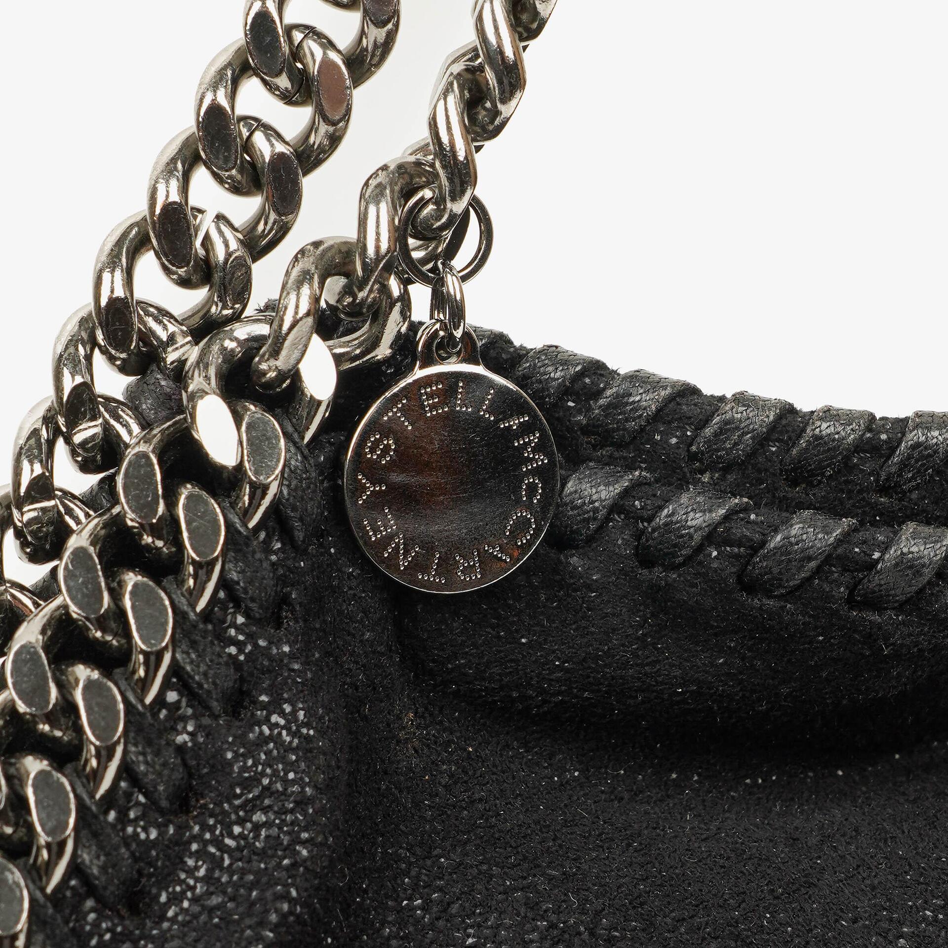 Stella McCartney Falabella Mini Tote Fold-Over Tasche aus schwarzem veganem Shaggy Deer