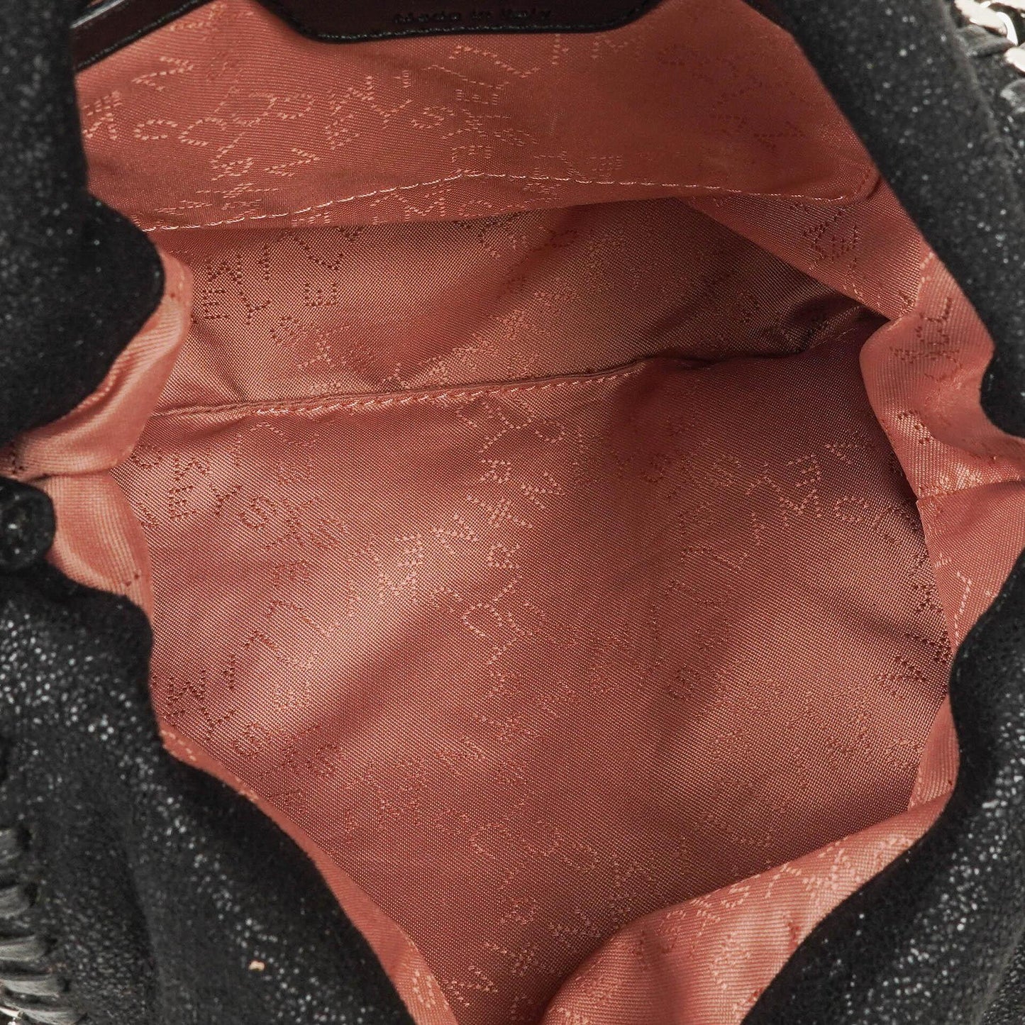 Stella McCartney Falabella Mini Tote Fold-Over Tasche aus schwarzem veganem Shaggy Deer
