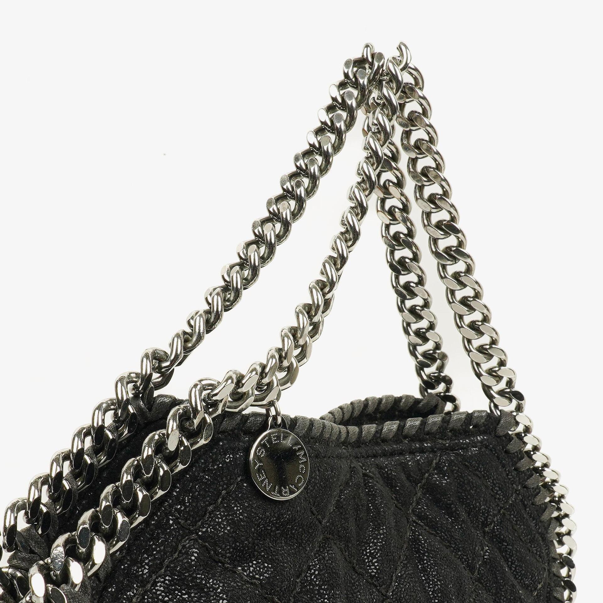 Stella McCartney Falabella Mini Tote Fold-Over Tasche aus schwarzem veganem Shaggy Deer