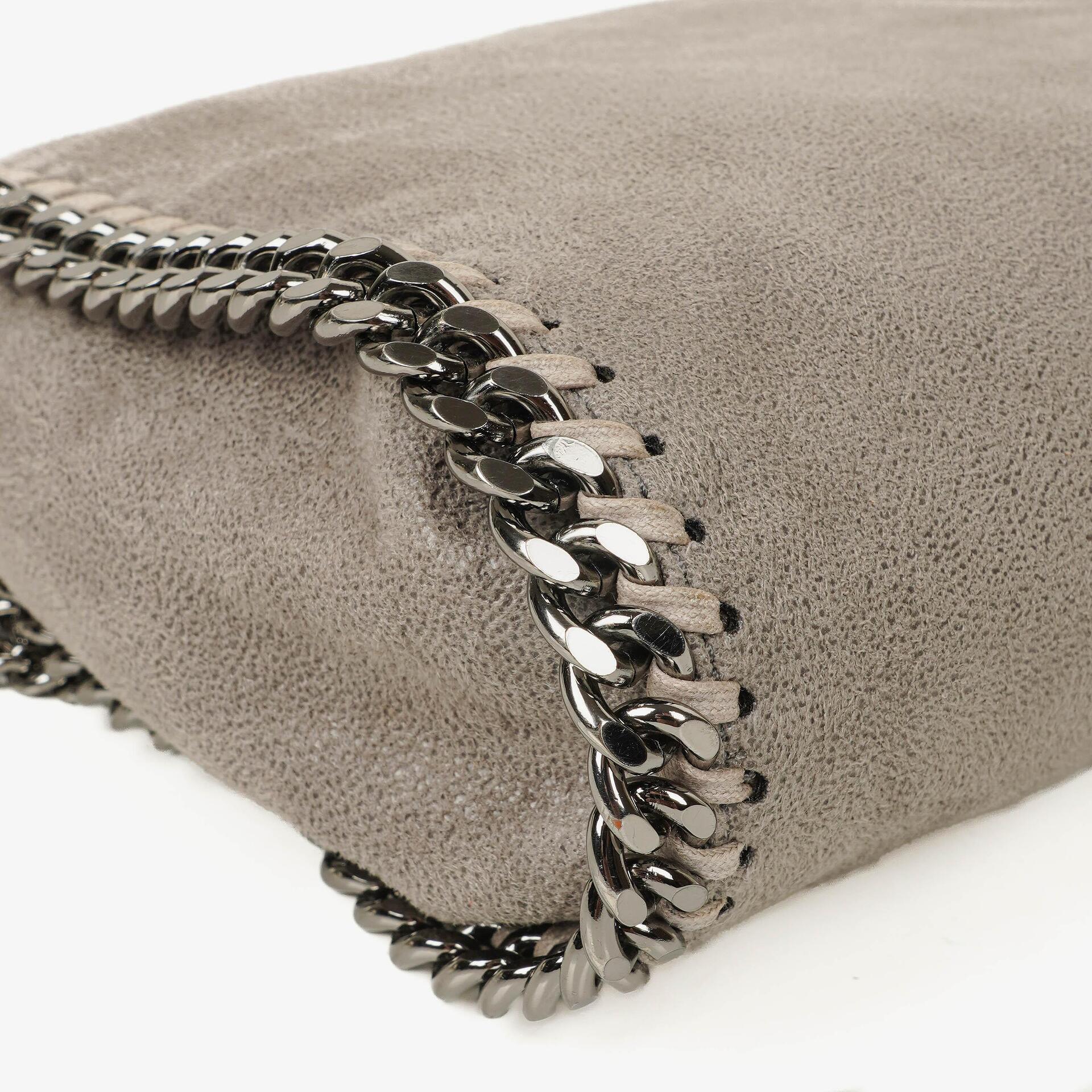 Stella McCartney Falabella Mini Tote Fold-Over Bag aus veganem Shaggy Deer in Stahlgrau
