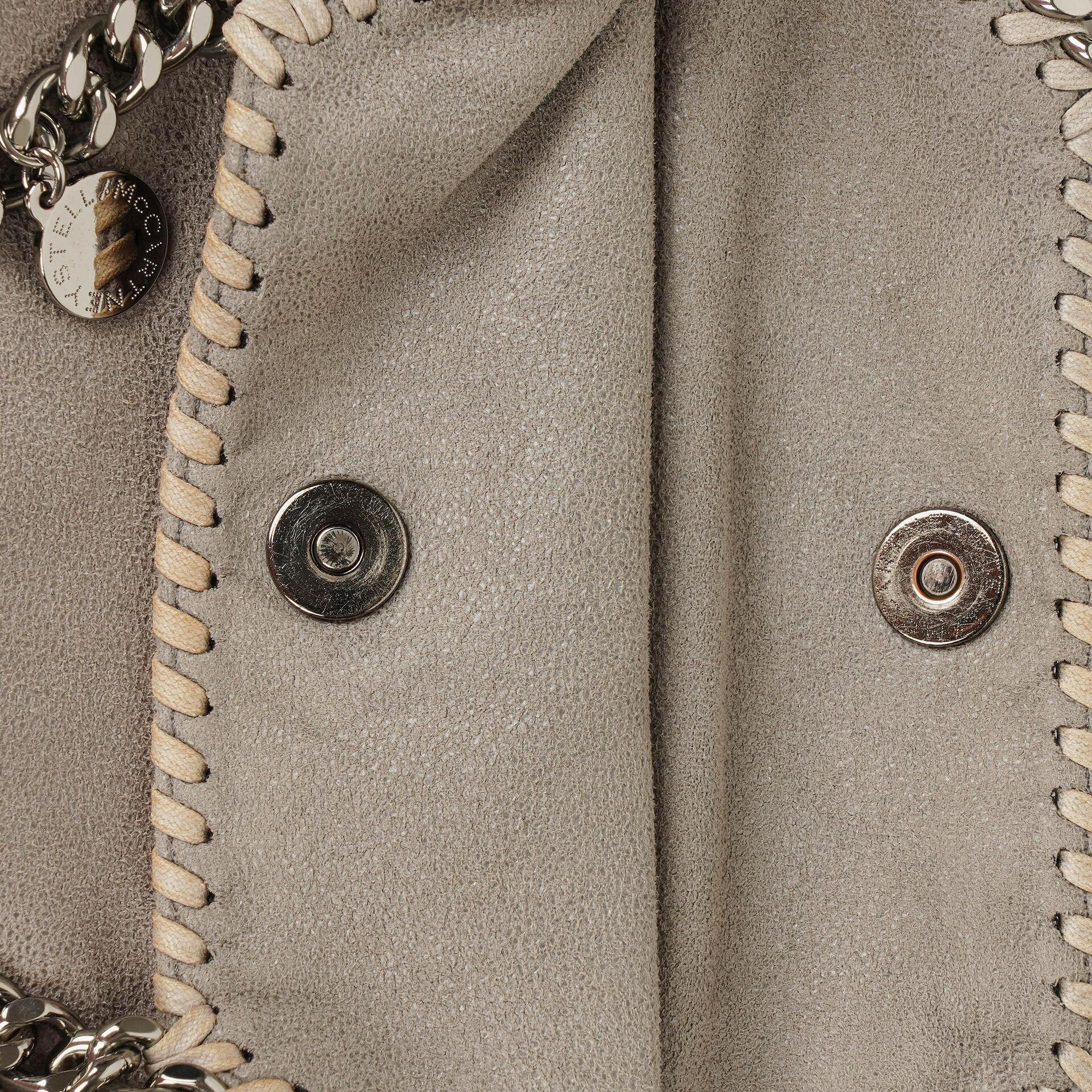 Stella McCartney Falabella Mini Tote Fold-Over Bag aus veganem Shaggy Deer in Stahlgrau