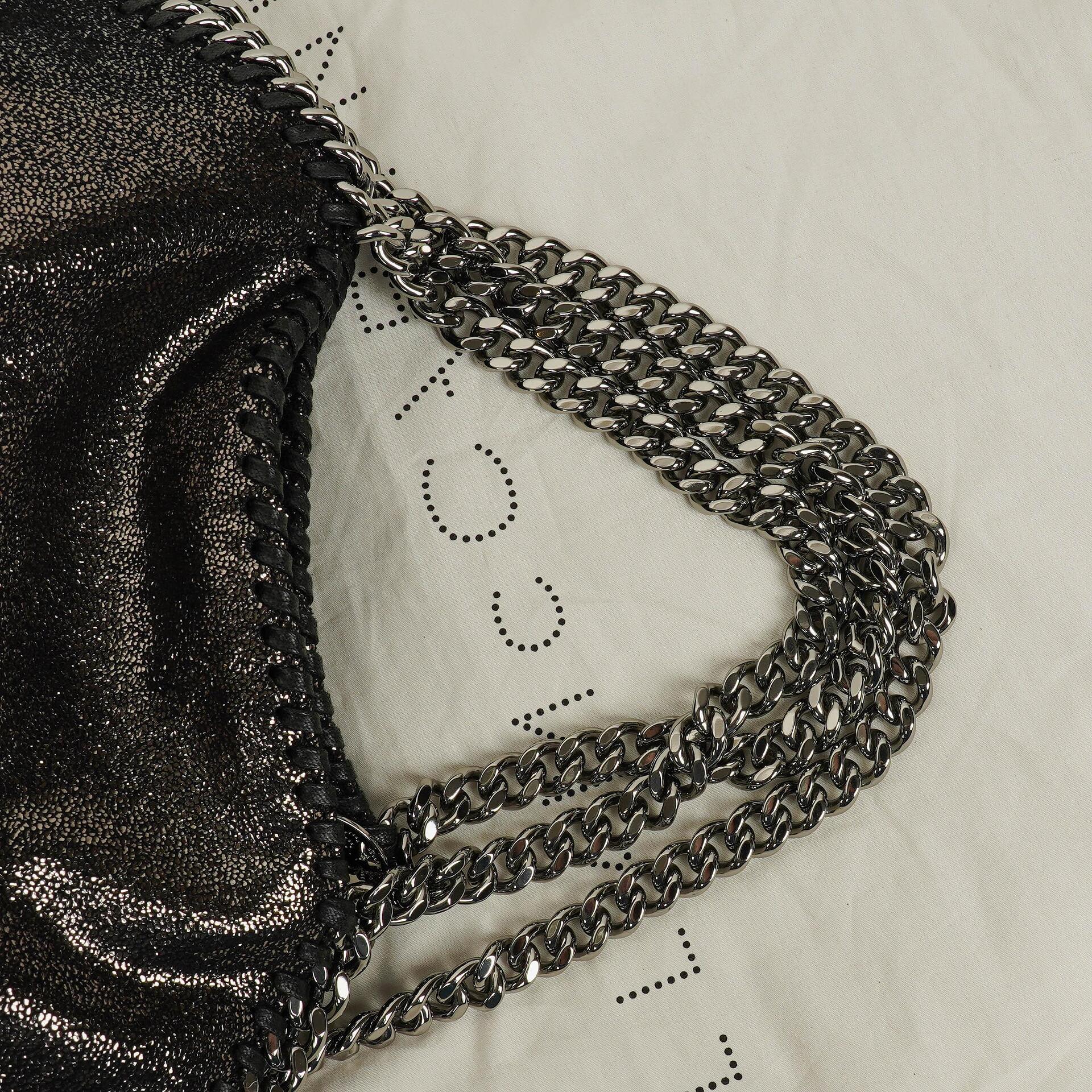 Stella McCartney Falabella Tote in Chamois Vegan Shaggy Deer mit Ruthenium-Hardware, glänzend gepunktet