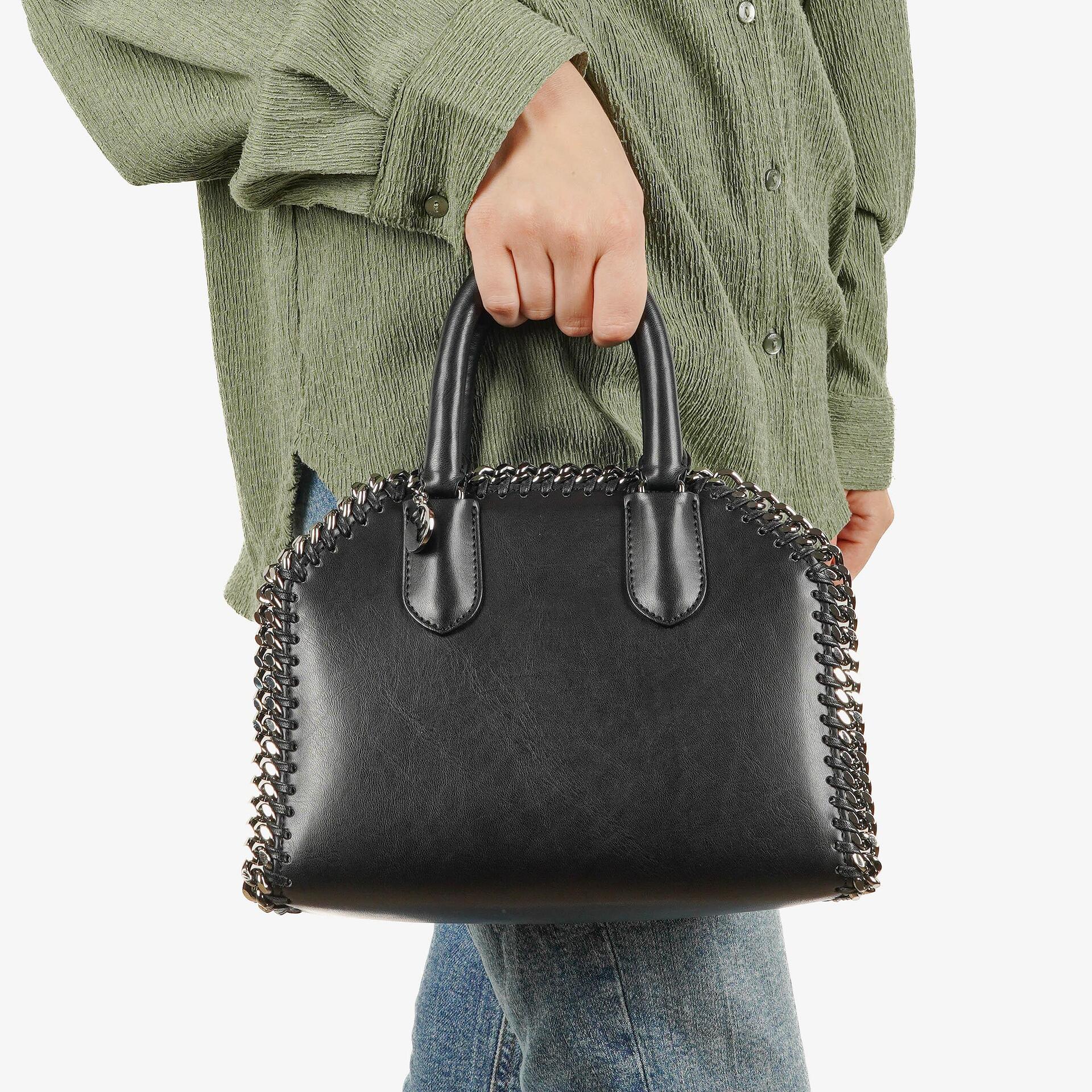 Stella McCartney Mini Falabella Box Handtasche mit Tragegriff aus schwarzem Eco Alter Nappa