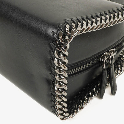 Stella McCartney Mini Falabella Box Handtasche mit Tragegriff aus schwarzem Eco Alter Nappa