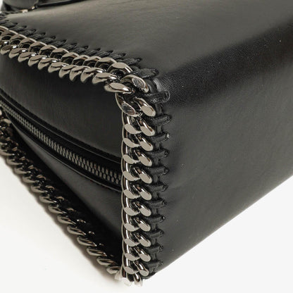 Stella McCartney Mini Falabella Box Handtasche mit Tragegriff aus schwarzem Eco Alter Nappa