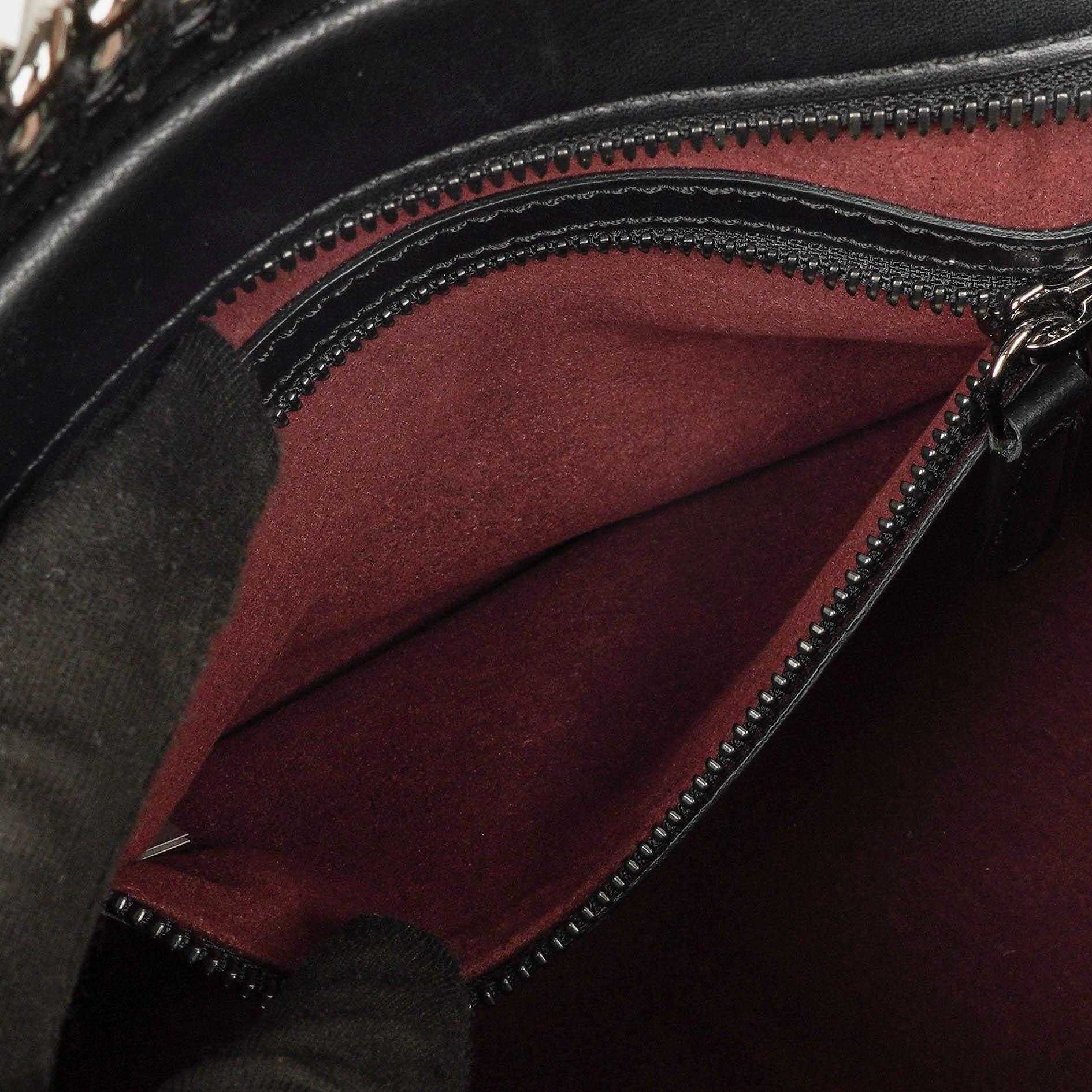 Stella McCartney Mini Falabella Box Handtasche mit Tragegriff aus schwarzem Eco Alter Nappa