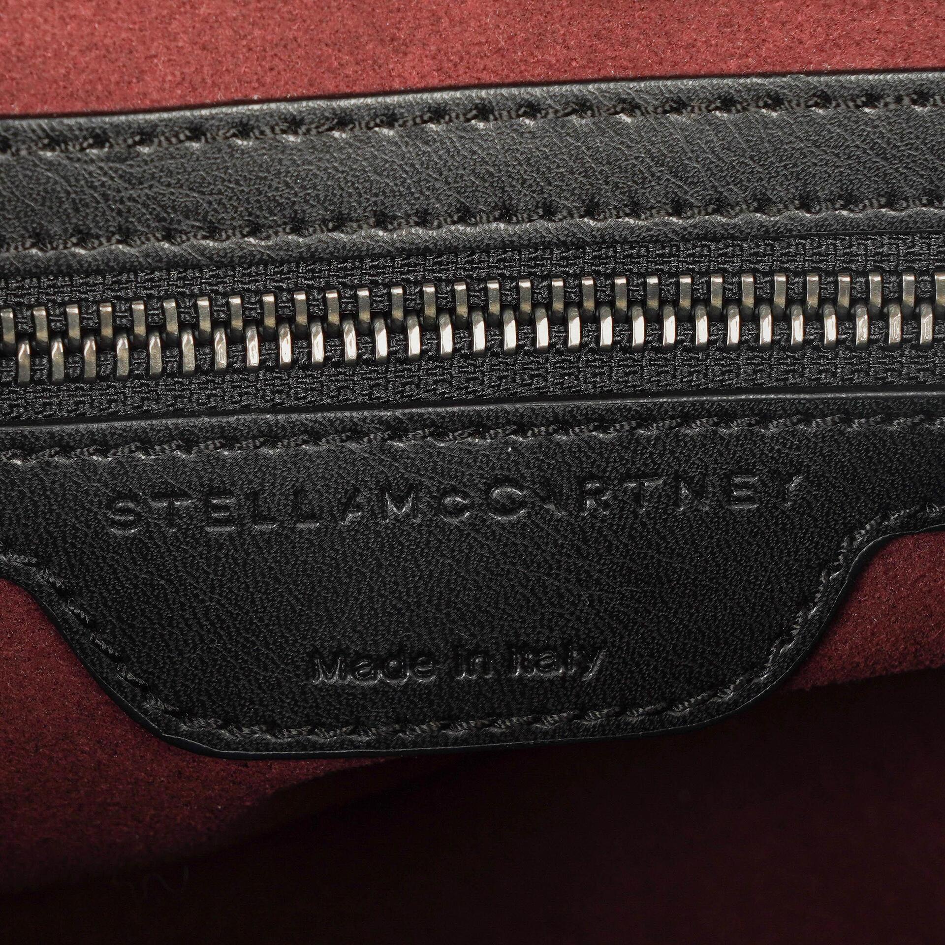 Stella McCartney Mini Falabella Box Handtasche mit Tragegriff aus schwarzem Eco Alter Nappa