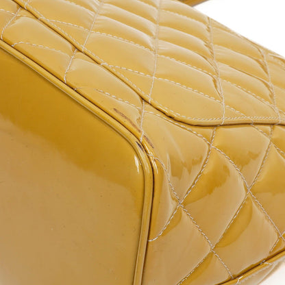 Chanel Lackmedaillon Tote Gelb