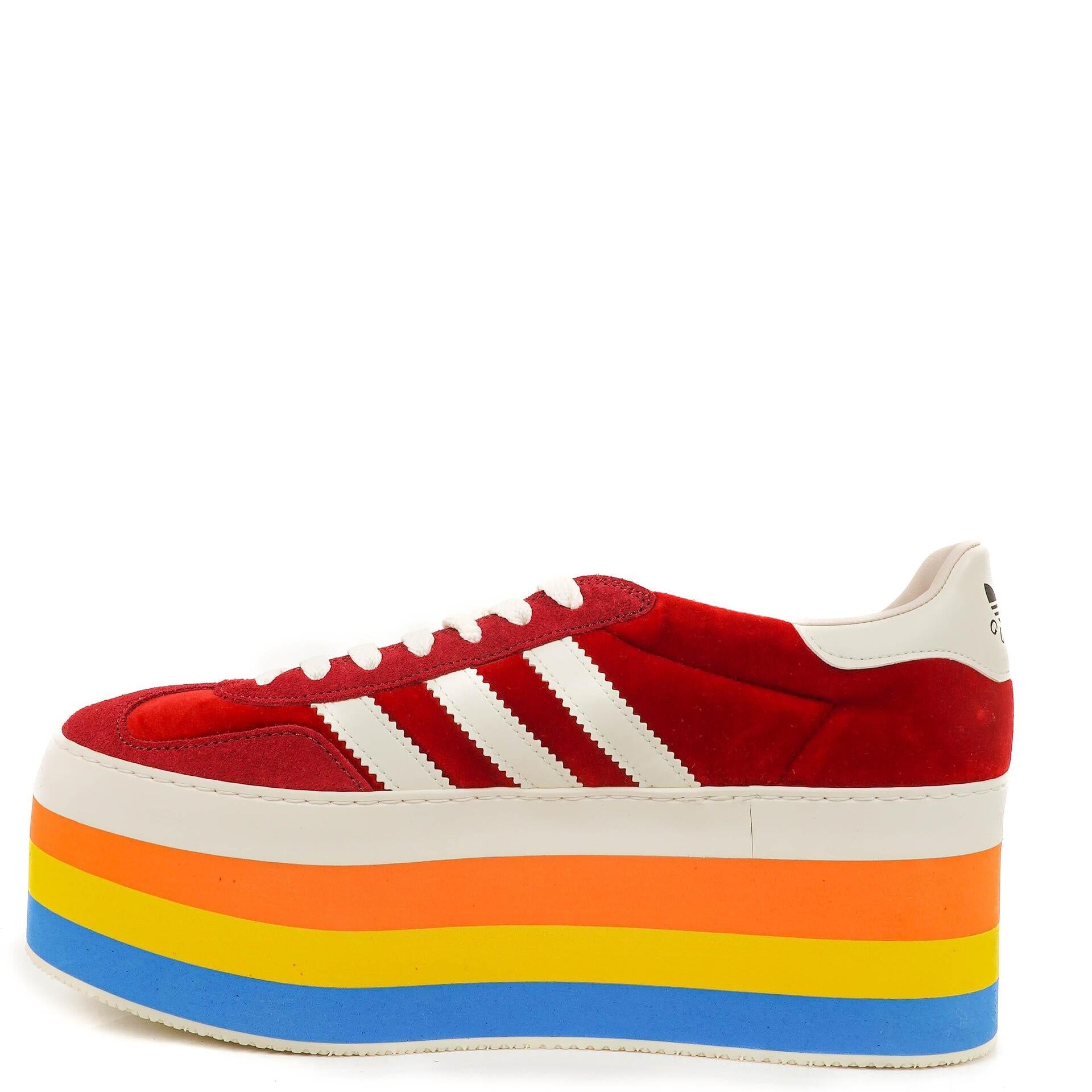 The Gucci x Adidas Gazelle Plateau Rot