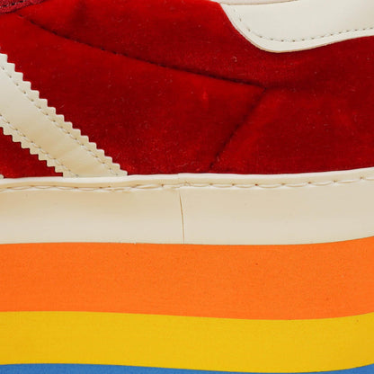 The Gucci x Adidas Gazelle Plateau Rot