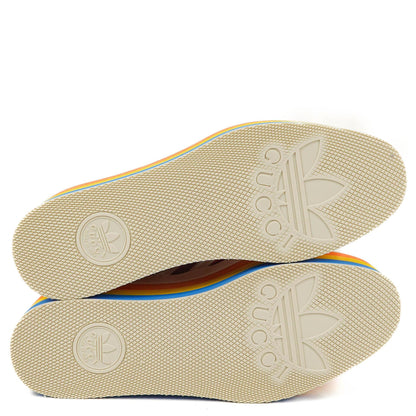 The Gucci x Adidas Gazelle Plateau Rot