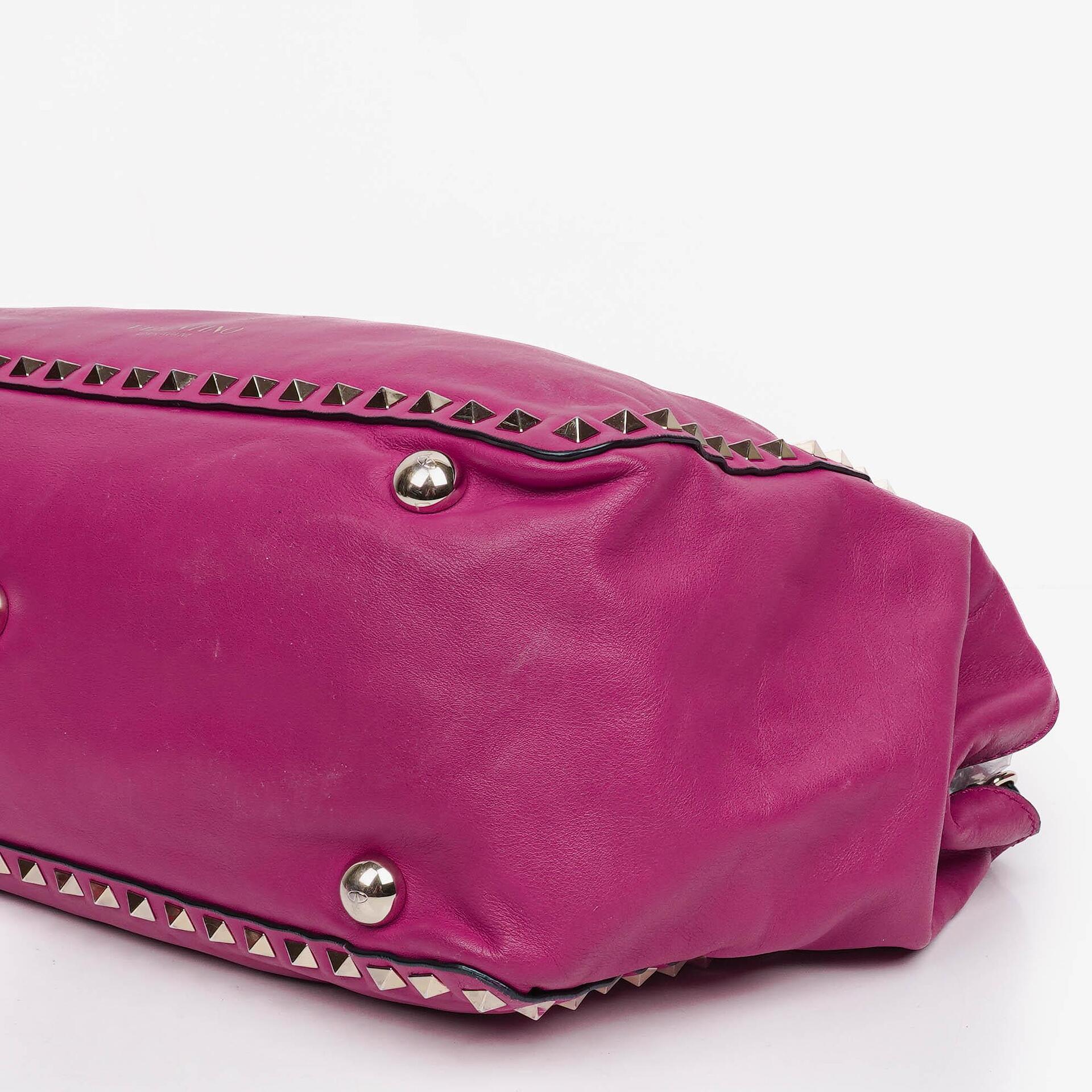 Valentino Garavani Medium Rockstud Tote Bag in Pink