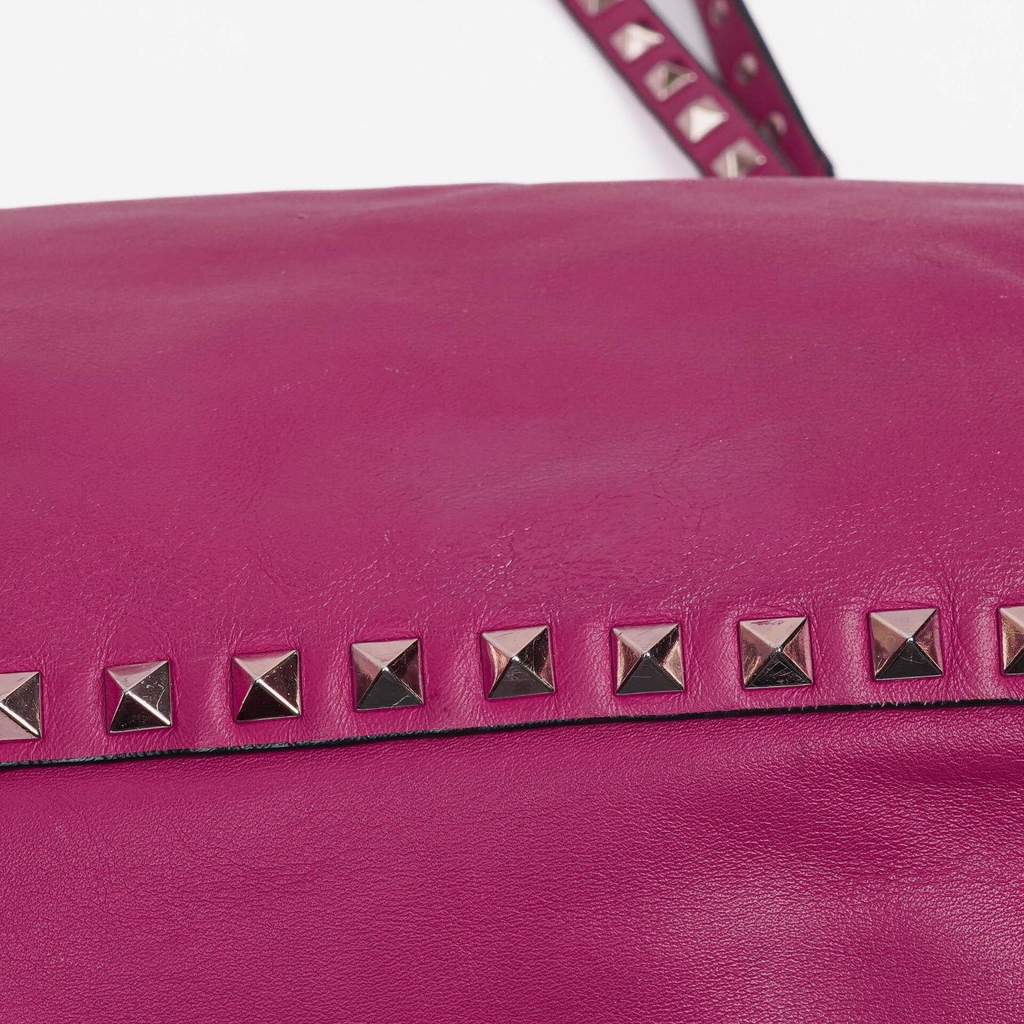 Valentino Garavani Medium Rockstud Tote Bag in Pink