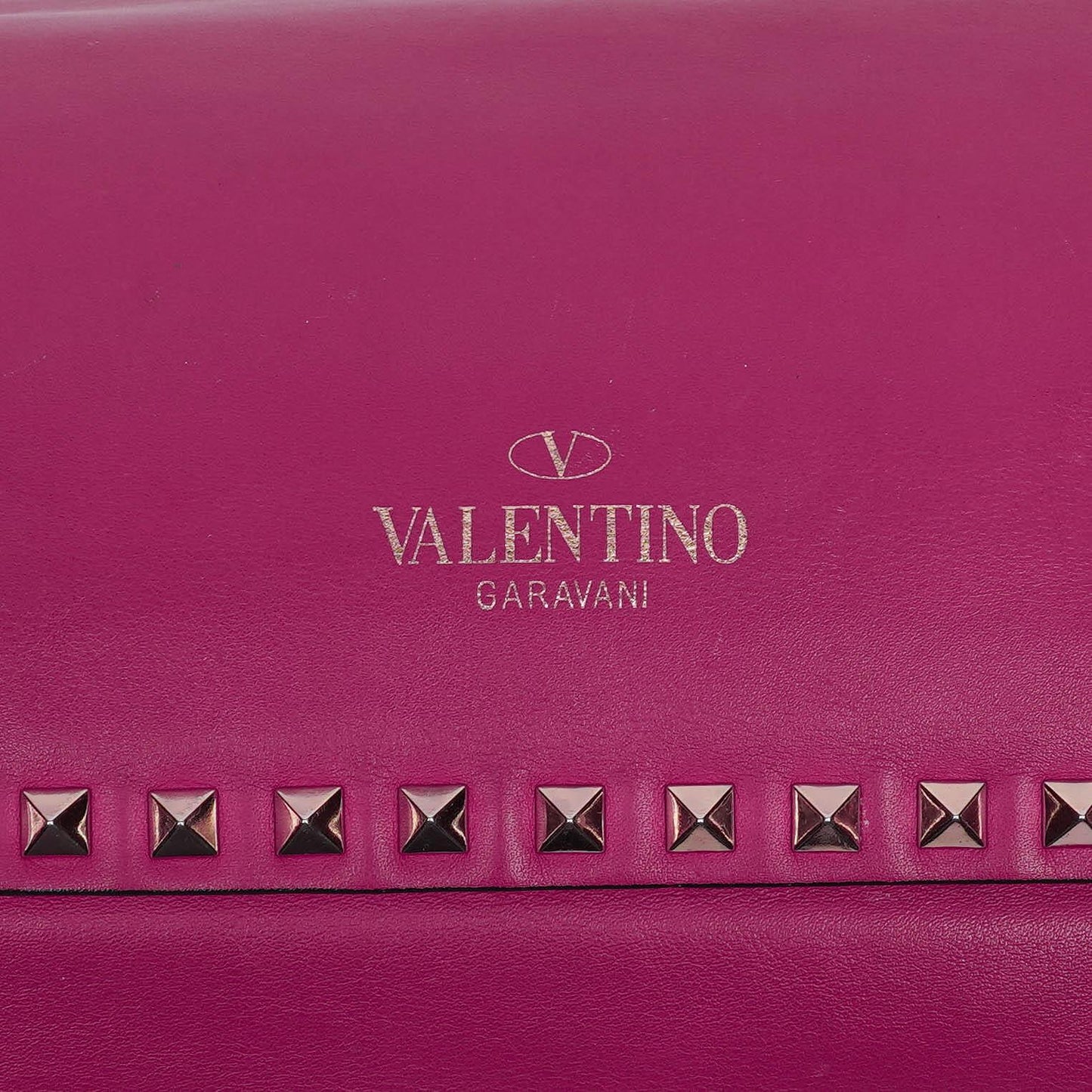 Valentino Garavani Medium Rockstud Tote Bag in Pink