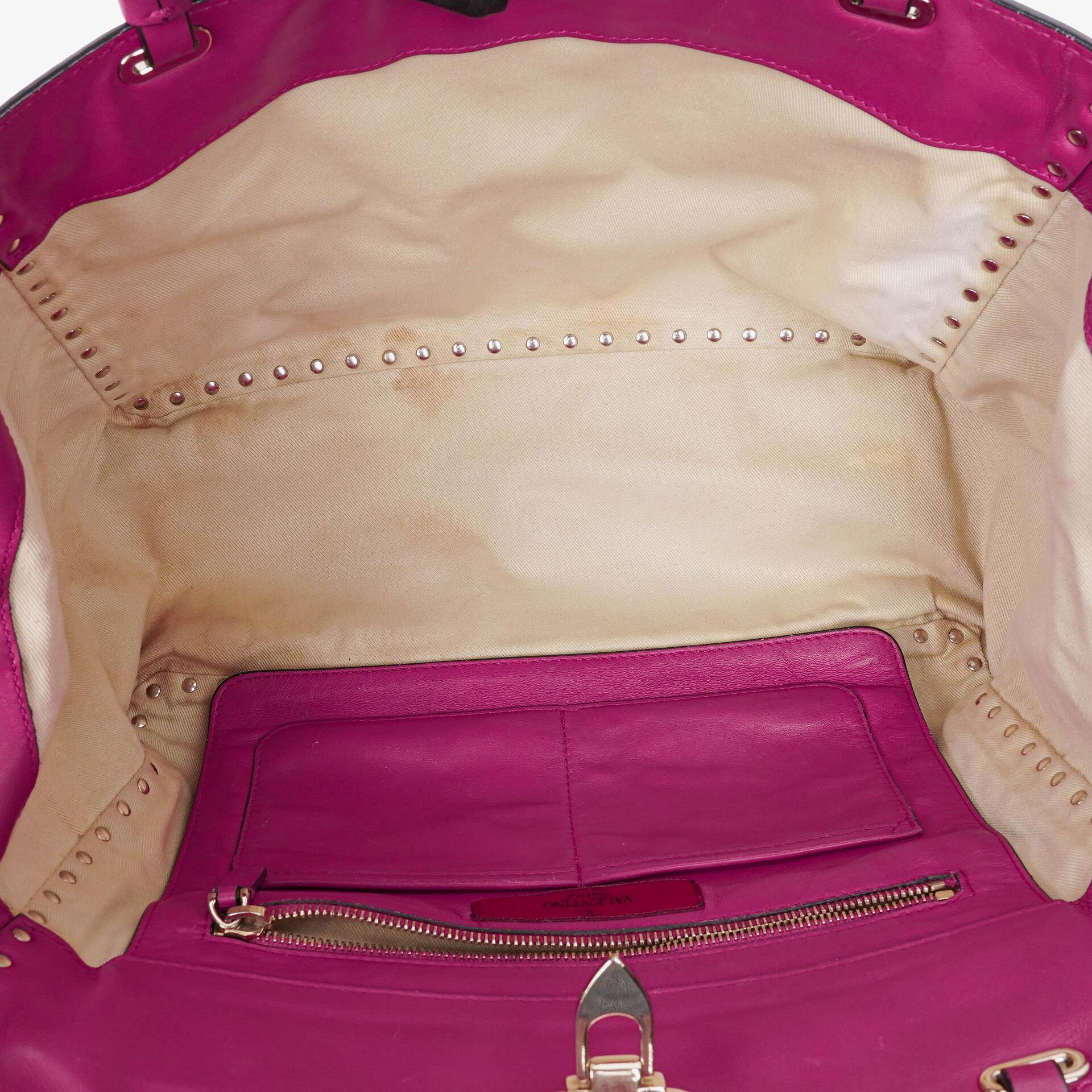 Valentino Garavani Medium Rockstud Tote Bag in Pink