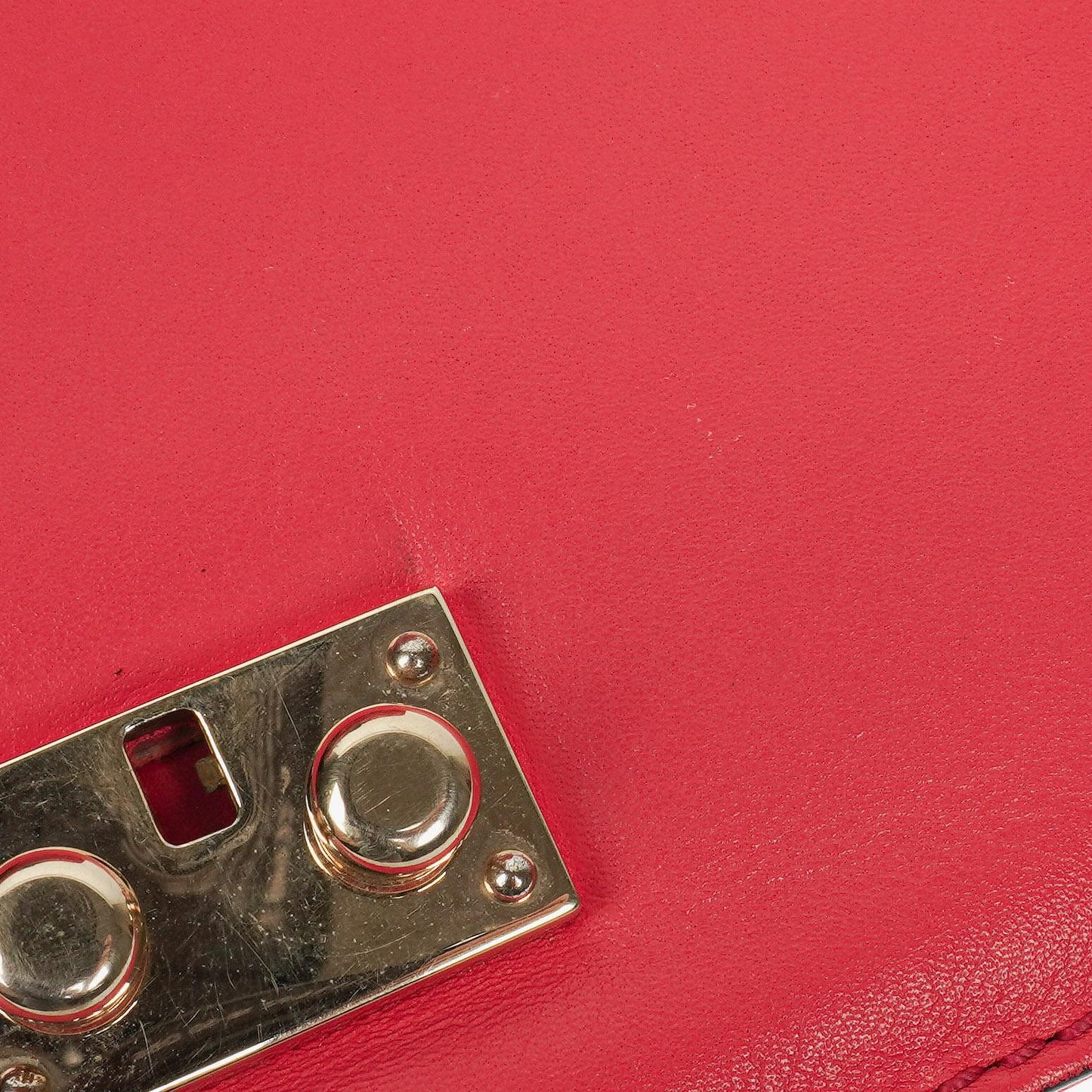 Valentino Garavani Glam Lock Rockstud Mini Klappentasche aus pinkem Vitello