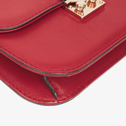 Valentino Garavani Glam Lock Rockstud Mini Klappentasche in Rot