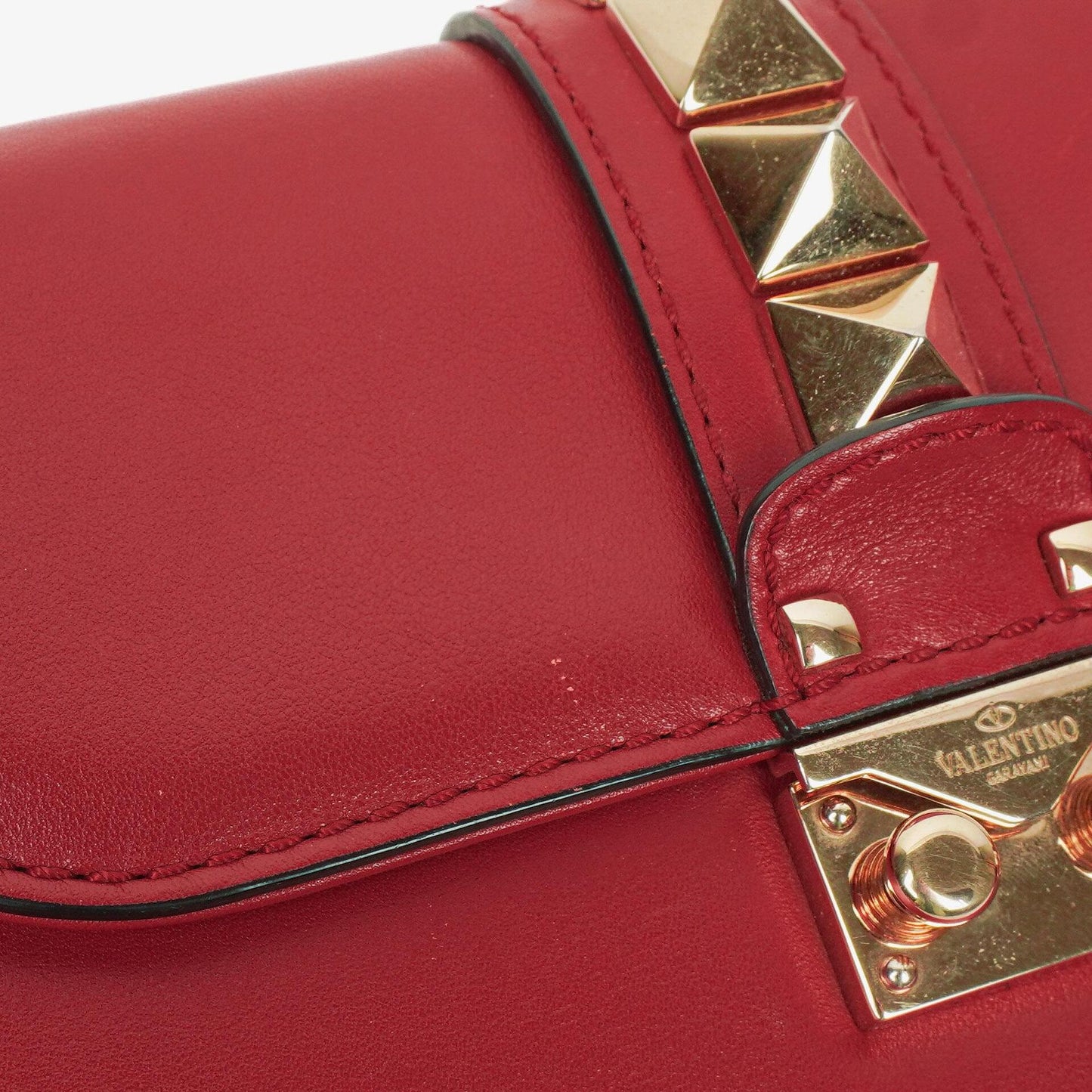 Valentino Garavani Glam Lock Rockstud Mini Klappentasche in Rot