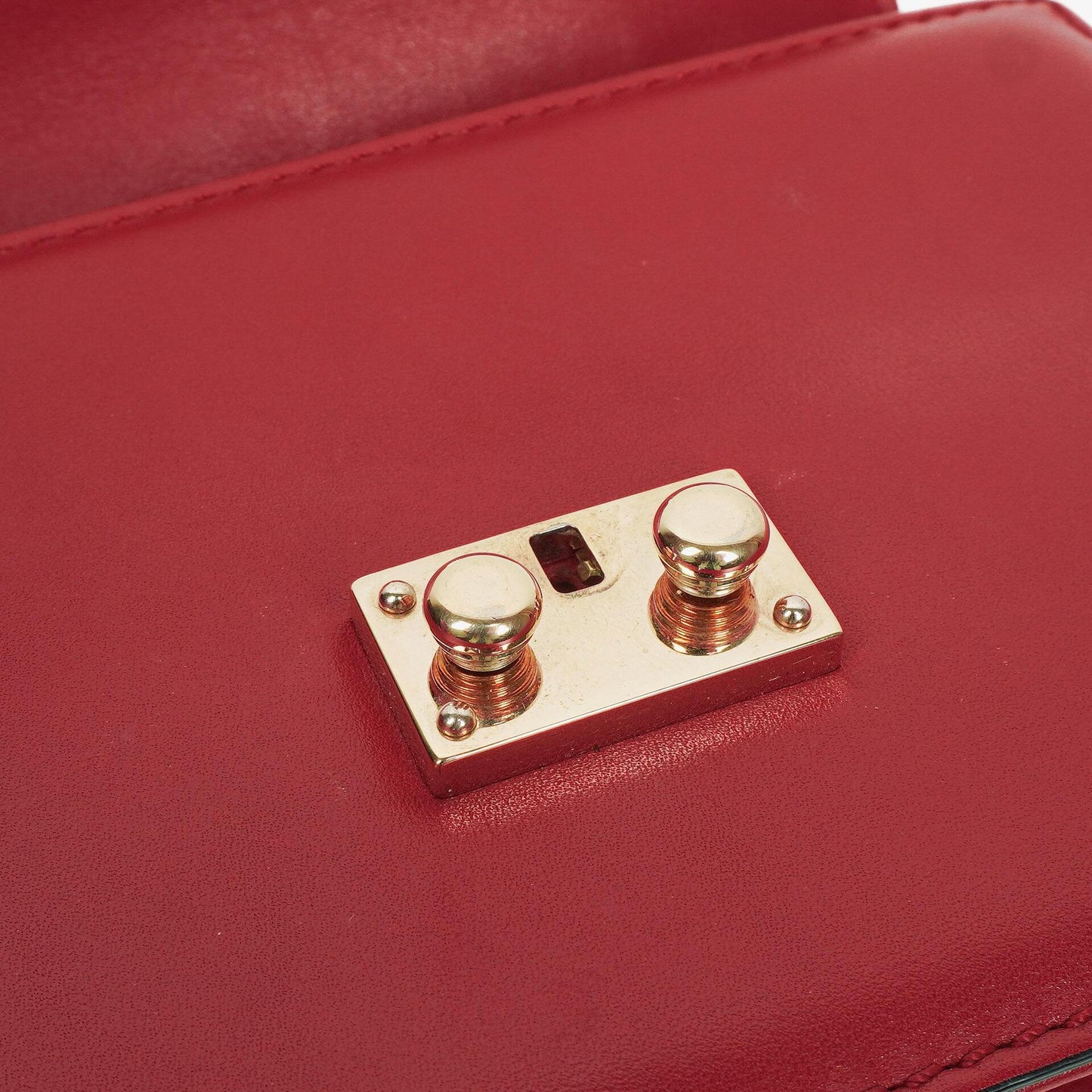 Valentino Garavani Glam Lock Rockstud Mini Klappentasche in Rot