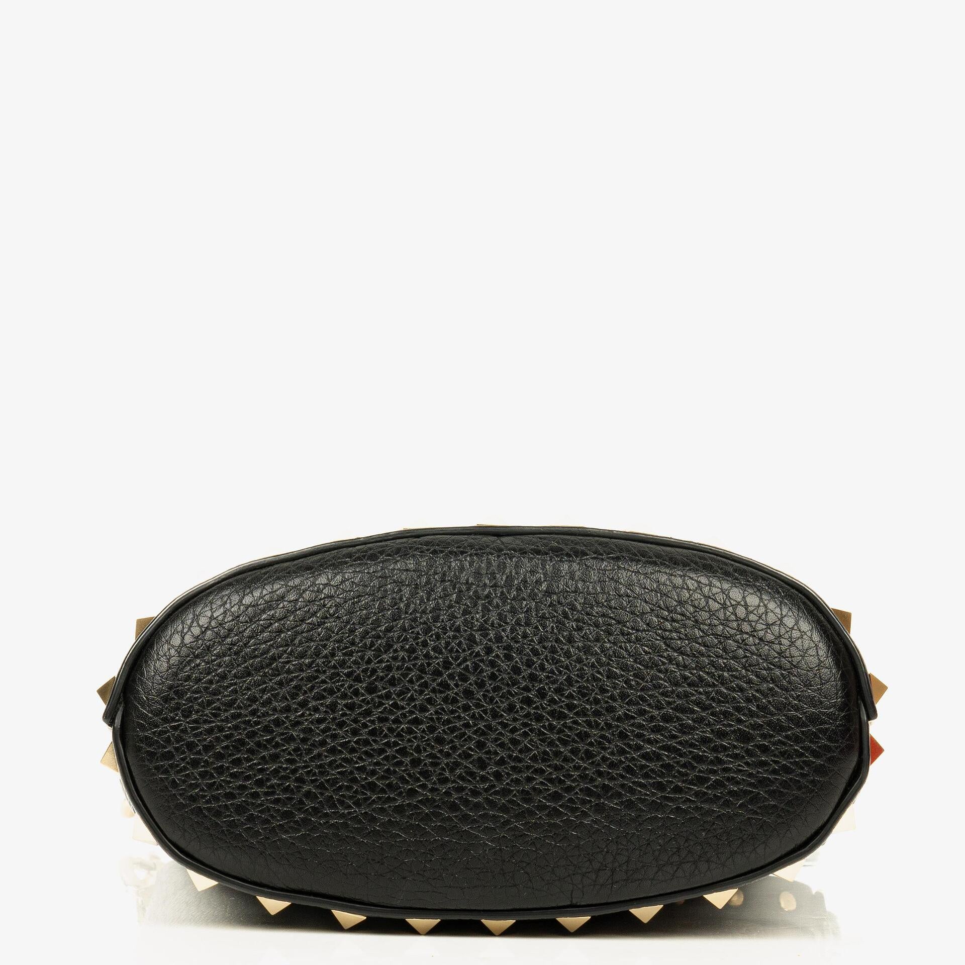 Valentino Garavani Rockstud Mini Tote Bag aus schwarzem Leder