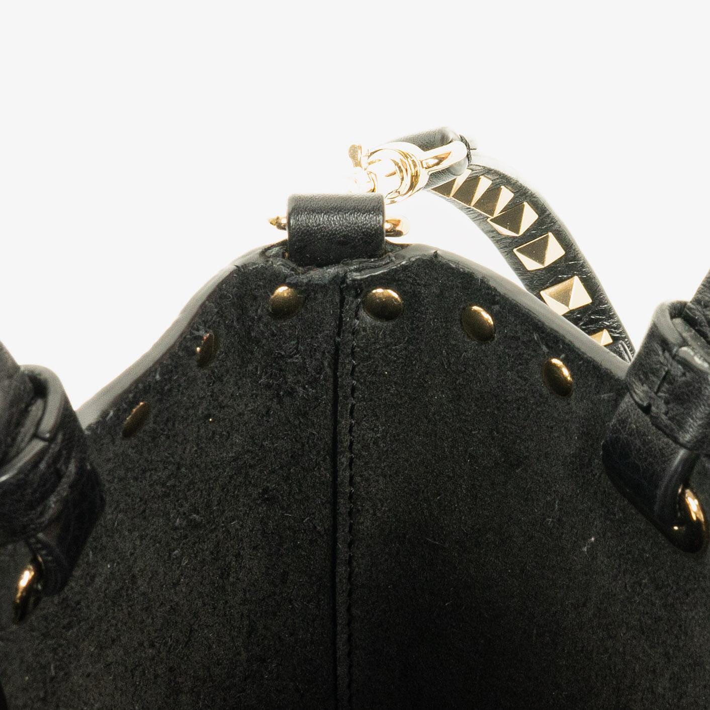 Valentino Garavani Rockstud Mini Tote Bag aus schwarzem Leder