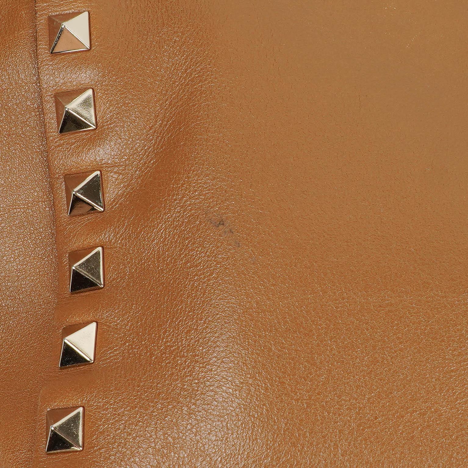 Valentino Garavani Kleine Rockstud Tote Bag aus braunem Kalbsleder