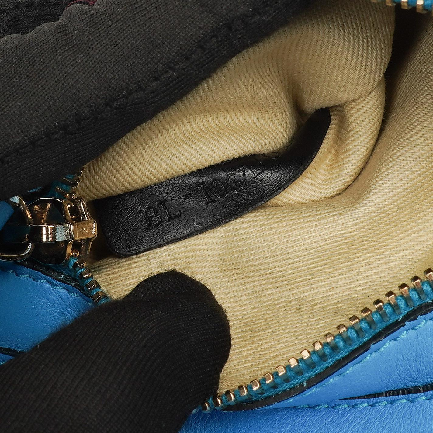 Valentino Garavani Kleine Rockstud Vitello Papagei Blau Tote Tasche